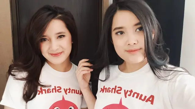 6 Potret Kebersamaan Rosiana Dewi dan Sang Kakak, Sering Dikira Kembar