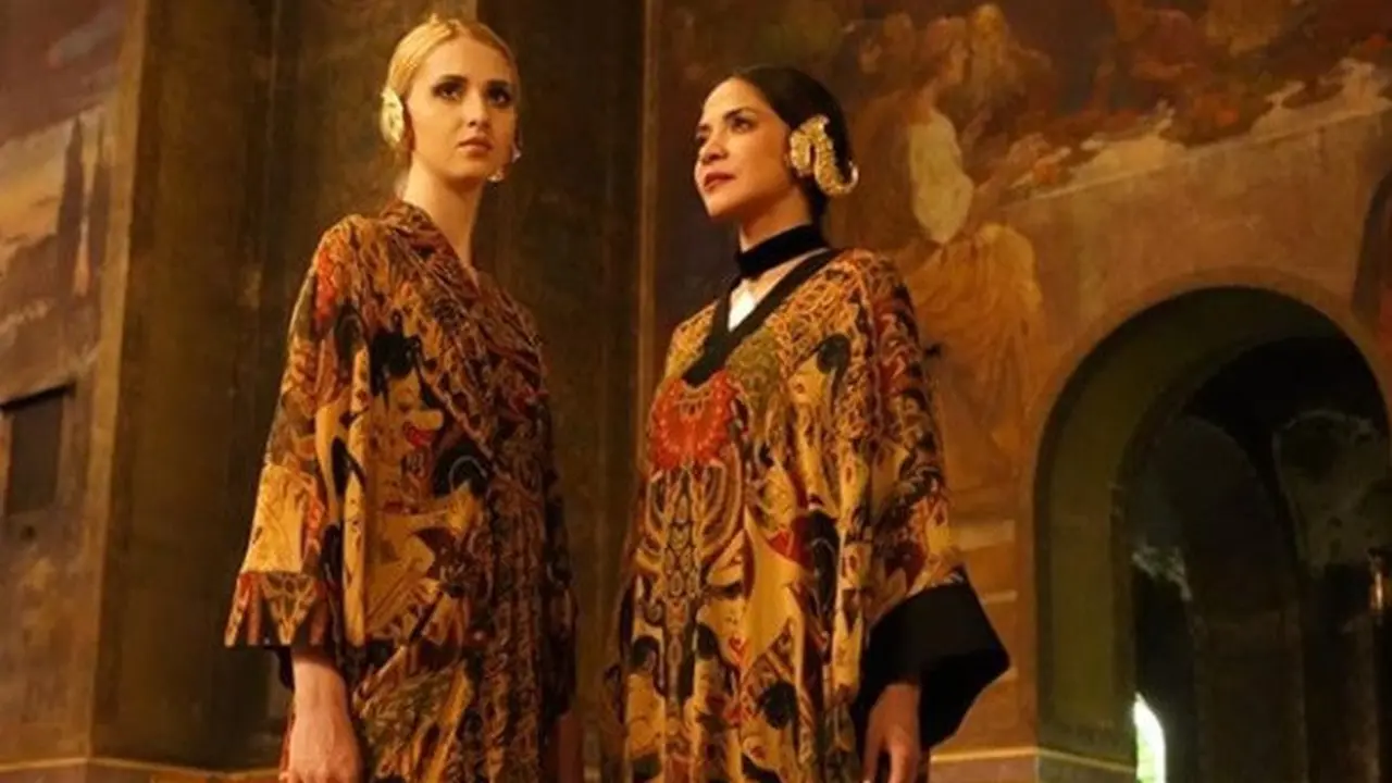 Deretan desainer Indonesia yang sukses lestarikan batik