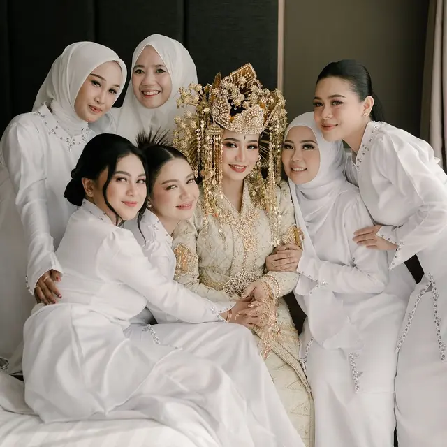 6 Potret Pernikahan Aulia DA dan Cahu, Akad Nikah Hingga Resepsi Digelar Mewah