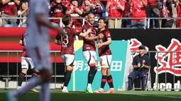 Sementara itu, Urawa Red Diamonds sudah mencetak 27 gol sepanjang musim, jadi tim tersubur ketiga di J1 League musim ini. Urawa Reds hanya kalah produktif dari Kashima Antlers yang sudah cetak 30 gol, dan dua tim lain yang cetak 28 gol: Sanfrecce Hiroshima dan Machida Zelvia. Berbeda dengan Cerezo yang sangat mengandalkan Léo Ceará, persebaran pencetak gol di Setan Merah Saitama lebih merata. (Dok. J1 League)