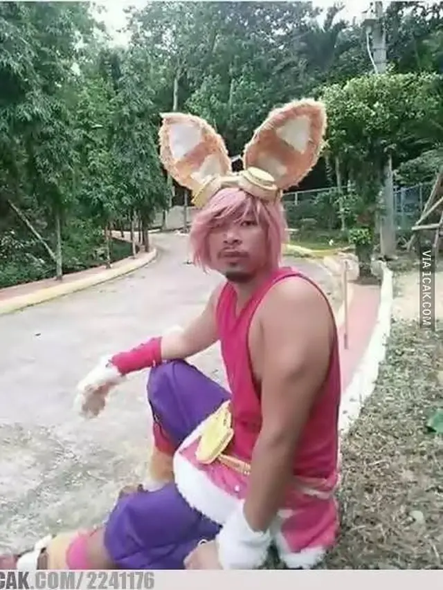8 Potret Cosplay Gagal, Penampilannya Jadi Absurd Banget