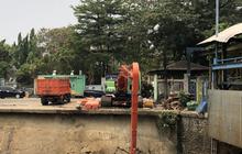 Cerita Petugas: Ada Mayat Tersangkut di Pintu Air Manggarai