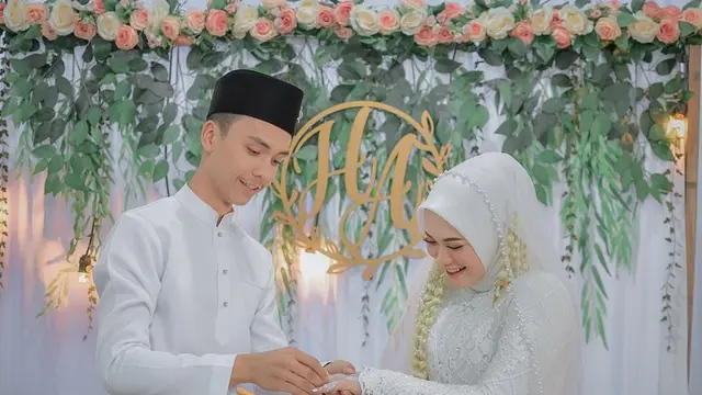 Momen pernikahan Anisa Rahman dengan Hussein Ali
