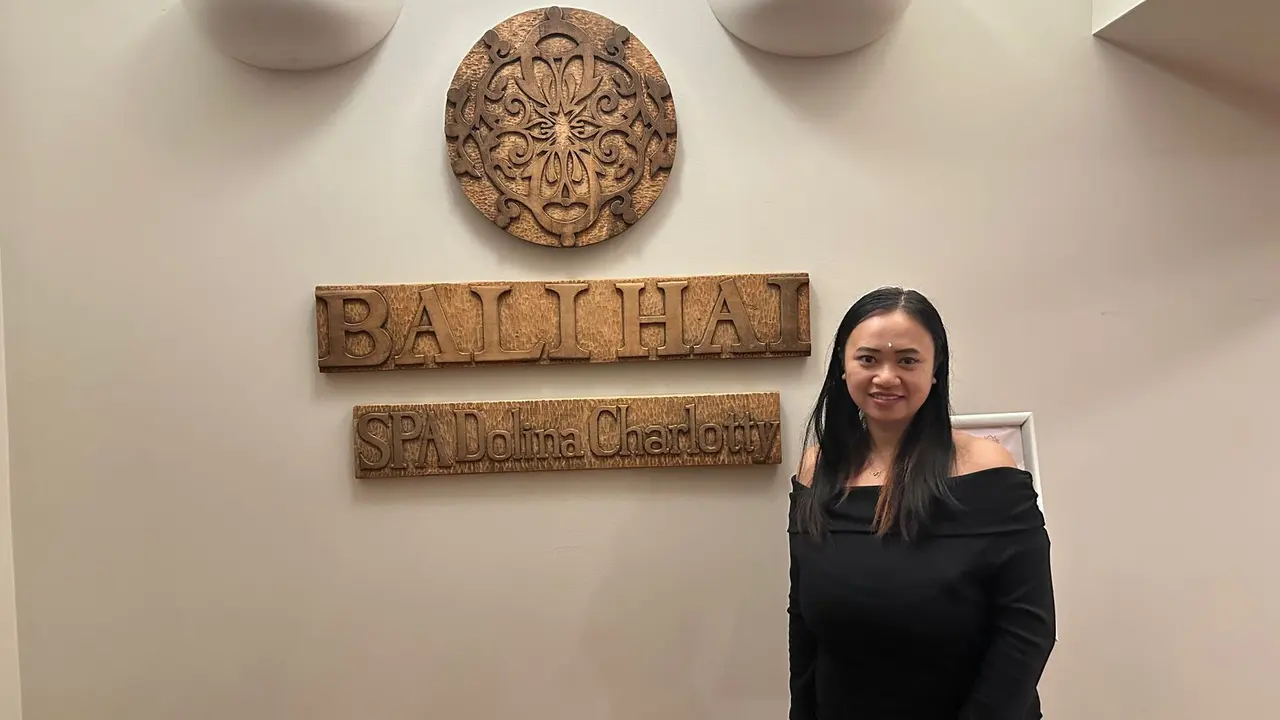 Intan, terapis asal Bali yang bekerja di resor Dolina Charlotty, Polandia. (Liputan6.com/Benedikta Miranti)