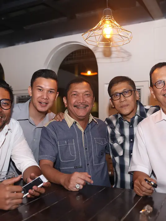 Ayah dari aktor Gading Marten terlihat sangat bahagia dalam perayaan dihari yang bersejarah untuknya. (Andy Masela/Bintang.com)