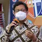 Menteri Kesehatan RI Budi Gunadi Sadikin meninjau vaksinasi COVID-19 lansia di Kolese Kanisius Jakarta pada 9 Maret 2021. (Dok Kementerian Kesehatan RI)