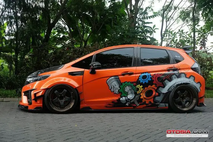 Transformasi Jazz Street Racing Monster Engineering - Galeri Otosia.com