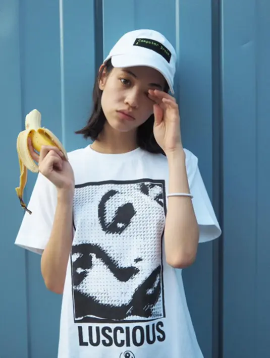 Snapback atau topi tenis sering dipakai oleh Kiko untuk gaya fesyen yang casual. (via instagram@i_am_kiko/Bintang.com) via instagram@i_am_kiko/Bintang.com