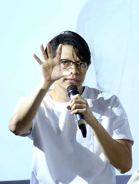 Penyanyi senior yang mengawali karier musik era 80/90-an, Armand Maulana melihat persaingan dunia musik sekarang semakin ketat. Ia melihat persaingan talenta-talenta muda yang makin menjamur. (Nurwahyunan/Bintang.com)