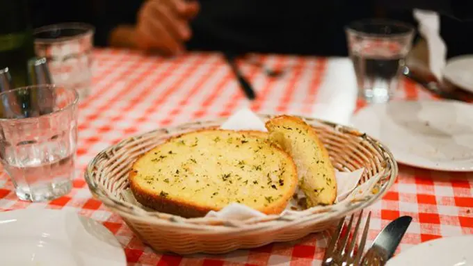 Garlic bread./Copyright pixabay.com