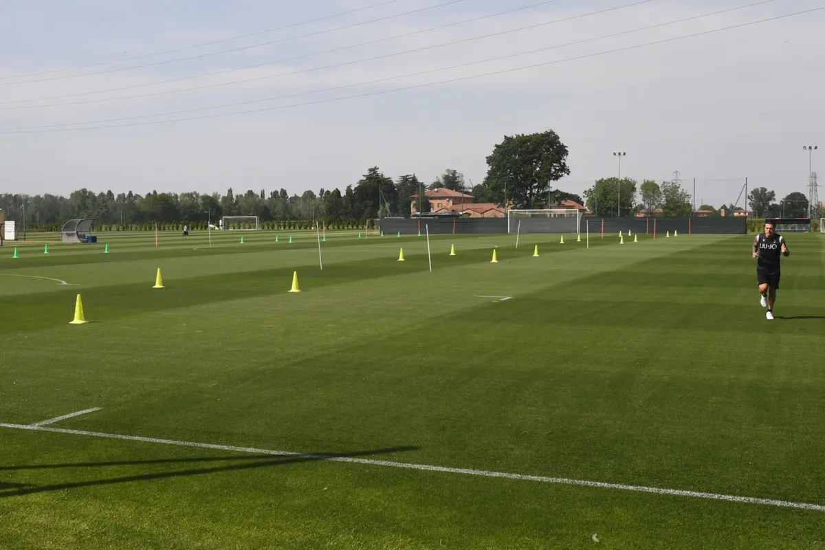 Liga Italia Kembali Akan Digelar, Pemain Bologna Semangat Latihan