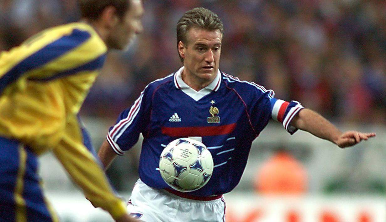 Deschamps dikenal sebagai tipikal gelandang yang memiliki mobilitas tinggi serta mau bekerja untuk timnya. Mampu merusak irama permainan lawan saat ditekan dan menjadi poros permainan saat mengalirkan bola. (AFP/Patrick Kovarik)