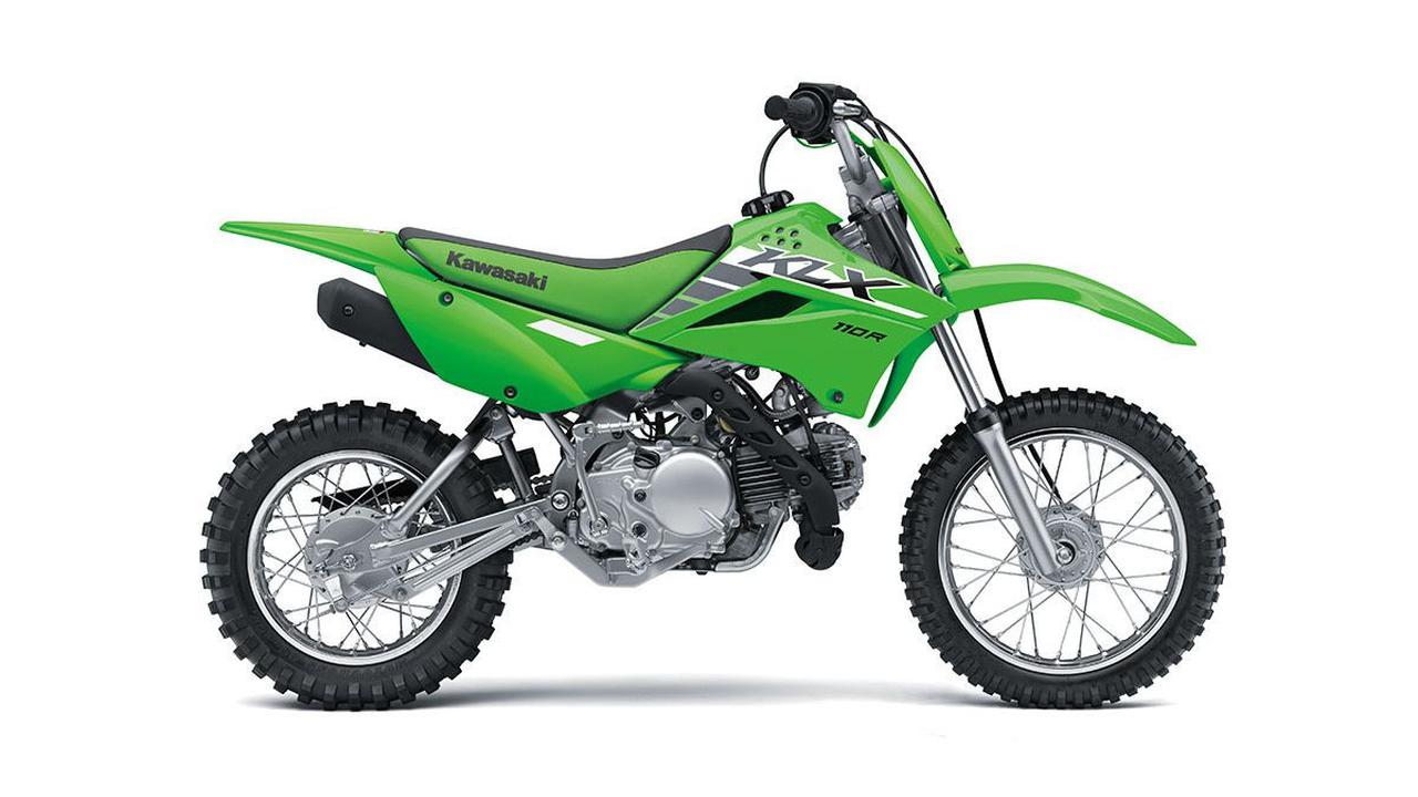 KLX110, yang dirancang khusus untuk pemula, akan menjadi pilihan favorit bagi remaja yang ingin menikmati petualangan offroad di kota-kota besar