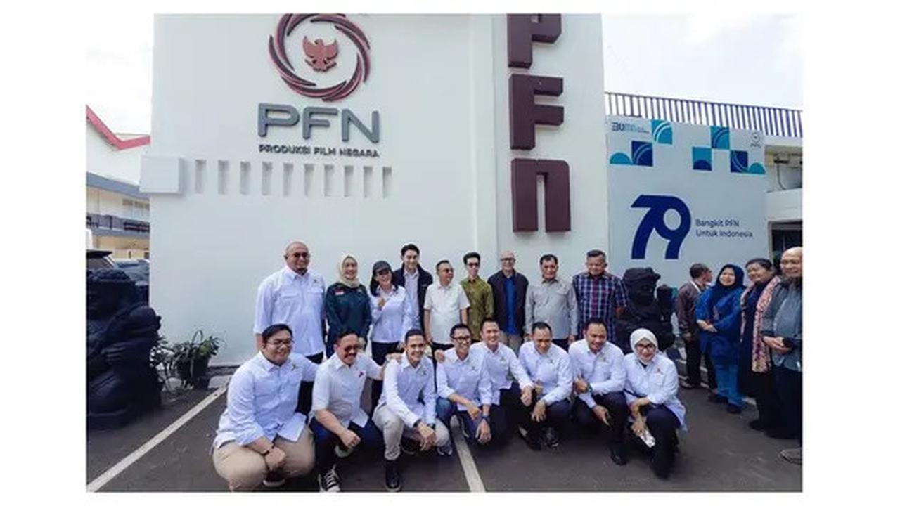 6 Potret Ifan Seventeen Didatangi Komisi VI DPR di Kantor PFN, Inspeksi Mendadak