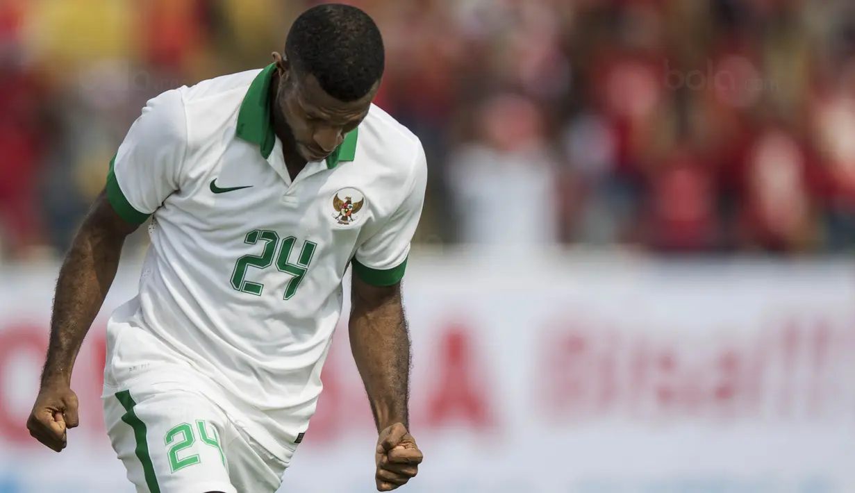 Striker Timnas Indonesia, Marinus Wanewar, merayakan gol yang dicetaknya ke gawang Timor Leste pada laga SEA Games di Stadion MPS, Selangor, Minggu (20/8/2017). Indonesia menang 1-0 atas Timor Leste. (Bola.com/Vitalis Yogi Trisna)