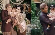 10 Momen Berharga Prosesi Tedhak Siten Dek Cunda, Anak Denny Caknan, yang Siap Ikuti Jejak Sang Ayah Jadi Penyanyi!