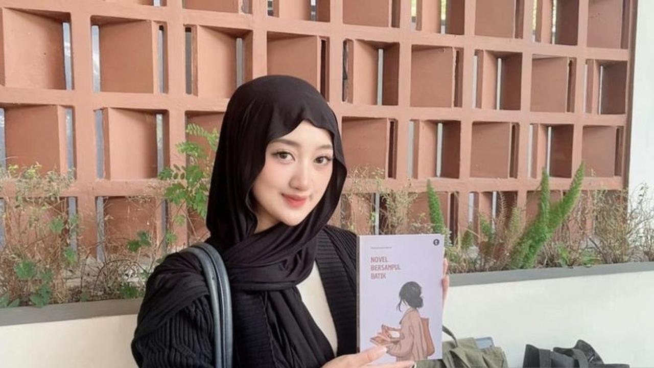 Kajian Novel Bersampul Batik: Mahasiswa S2 UM Ungkap Agensi Perempuan di Tengah Tradisi