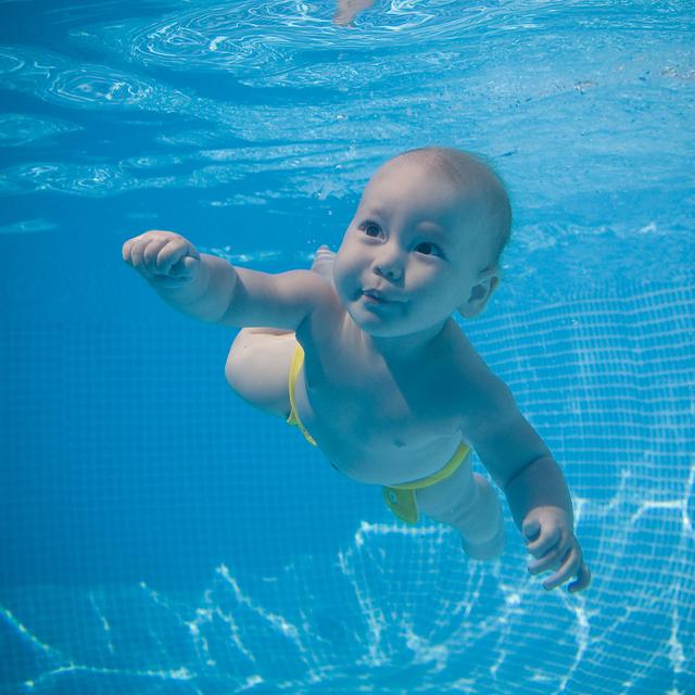 Inilah Manfaat Berenang Bagi Bayi Dibawah Usia 2 Tahun Parenting Fimela Com