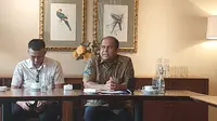 Sekretaris Perusahaan PT Timah Tbk Abdullah Umar Baswedan (kanan) dalam Media Gathering di Jakarta, Rabu (10/5/2023). (Arief/Liputan6.com)
