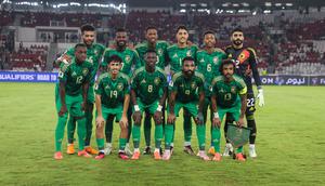 Starting XI Timnas Arab Saudi pada laga lanjutan putaran ketiga Grup C Kualifikasi Piala Dunia 2026 melawan Timnas Indonesia&nbsp;di Stadion Utama Gelora Bung Karno (SUGBK), Senayan, Jakarta, Selasa (19/11/2024). (Bola.com/Abdul Aziz)