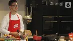 Juara pertama Master Chef Indonesia Season 7, Chef Jerry Andrean siap mendemonstrasikan resep hidangan yang mudah secara virtual di Jakarta. Acara secara virtual Hari Gizi Nasional 2022 sekaligus penandatanganan kerjasama antara BKKBN dan PT Unilever Indonesia Tbk. (Liputan6.com/HO/Ading)