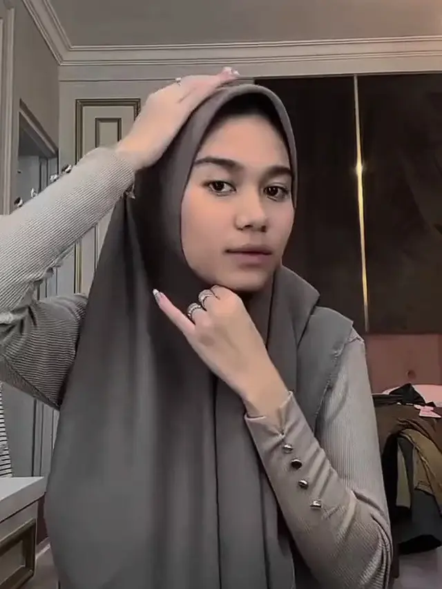 Azizah Salsha Istri Arhan Pakai Hijab