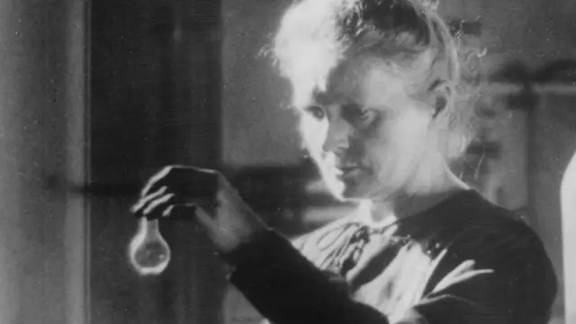 Kalahkan Albert Einstein, 7 Wanita Jenius dengan IQ Tertinggi di Dunia