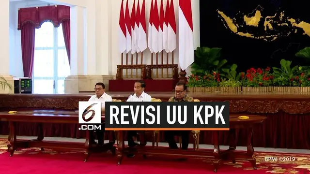 Presiden Joko Widodo (Jokowi) menyetujui usulan DPR untuk merevisi Undang-Undang KPK. Meski mendapat pro kontra, Jokowi memastikan telah mendengarkan dan mempelajari serius seluruh masukan-masukan yang diberikan masyarakat dan para pegiat anti korups...