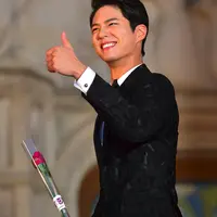 Melansir Allkpop, hal ini diketahui setelah sebuah akun instagram truk kopi yang bersangkutan mengunggah sebuah foto saat mereka berada di lokasi syuting ‘Moonlight Drawn by Clouds’. (AFP/Bintang.com)