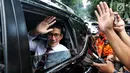 Cawapres nomor urut 02 Sandiaga Uno meninggalkan Rumah Kertanegara menuju lokasi debat Pilpres, Jakarta, Kamis (17/1). Prabowo dan Sandiaga Uno mengaku telah meminta restu kepada orang tercinta. (Liputan6.com/JohanTallo)