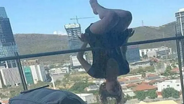 Salah satu aksi yoga ekstrem yang sudah sering dilakukan oleh Alexa Terrazas (Tangkapan Layar Facebook)