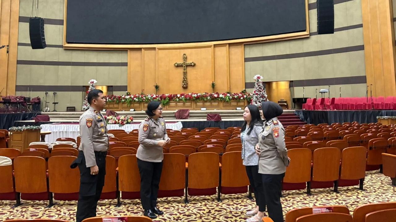 FOTO: Polri Perkuat Patroli Jelang Natal dan Tahun Baru