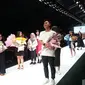 Pamer Aksi Karya Mahasiswa Lassalle College di Panggung JFW 2017