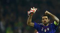 Gianluigi Buffon meminta warga Paris bersatu menyusul serangan teroris pada Jumat (13/11/2015) waktu setempat. (Reuters/Wolfgang Rattay)