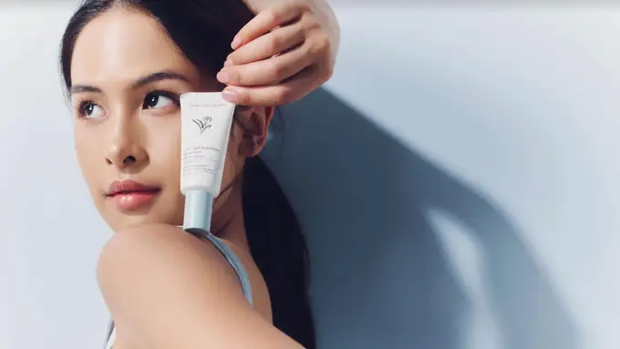 White Tea Ultra Light Protective Sun Serum - From This Island