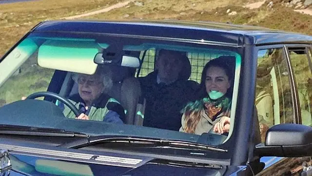 Usia 90 Tahun, Ratu Elizabeth II Kuasai Kemudi Range Rover