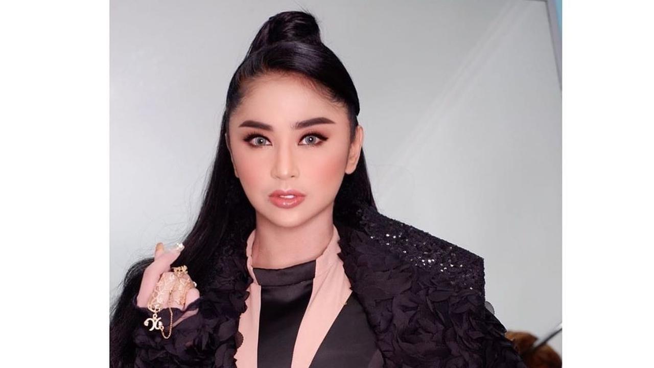 Dewi Perssik. (Foto: Instagram @dewiperssikreal)