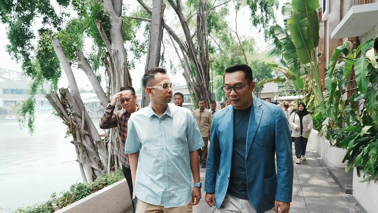 Utusan Khusus Presiden Bidang Pembinaan Generasi Muda dan Pekerja Seni Raffi Ahmad bertemu dengan Cagub Jakarta nomor urut 1 Ridwan Kamil.