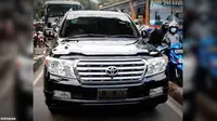 Dipukul Sopir Land Cruiser, Penjaga Portal Busway Luka di Kepala