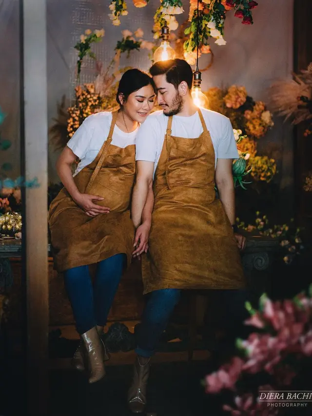 6 Pemotretan Maternity Shoot Syahnaz dan Jeje Govinda, Romantis