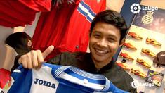 Evan Dimas mengunjungi toko olahraga klub Espanyol yang terletak di pusat latihan Dani Jarque, Spanyol.