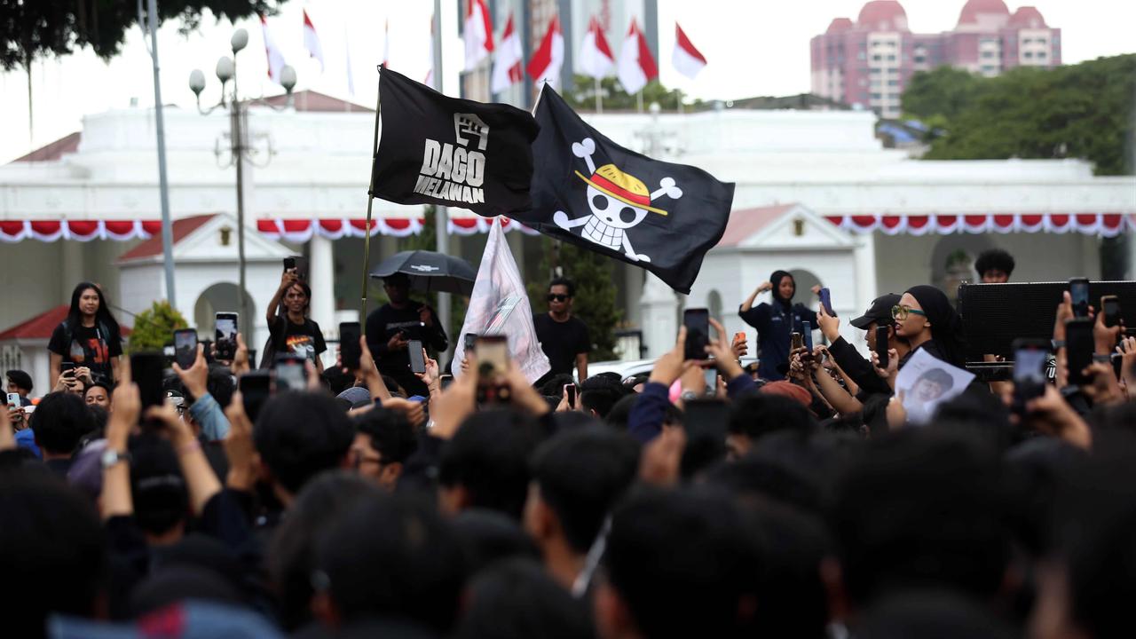 FOTO: Aksi Kamisan Tandai 19 Tahun Perjuangan Korban Pelanggaran HAM