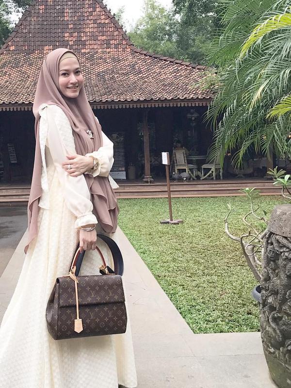 (Instagram/lyravirna)