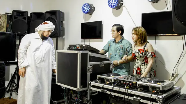Ustaz Derry Sulaiman memergoki Ian Wibowo dan Barbie Kumalasari