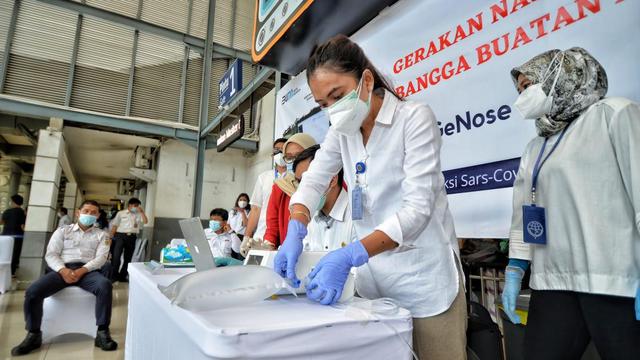 Stasiun-stasiun Kereta Api (KA) akan mulai menyediakan alat pendeteksi Covid-19, GeNose pada 5 Februari 2021.