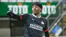 Noni Madueke. Merupakan jebolan akademi Tottenham Hotspur yang hijrah ke PSV Endhoven pada 2018. Musim ini menginjak usia 18 tahun, mampu mencetak 8 gol dan 6 assist dalam 22 penampilannya di semua ajang meskipun tidak selalu menjadi starter. (AFP/Pieter Stam de Jonge/ANP)