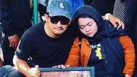 Isa Bajaj dan Sinyoritas mengantarkan Agung Hercules ke peristirahatan terakhir (Foto: Instagram/@isa_bajaj)