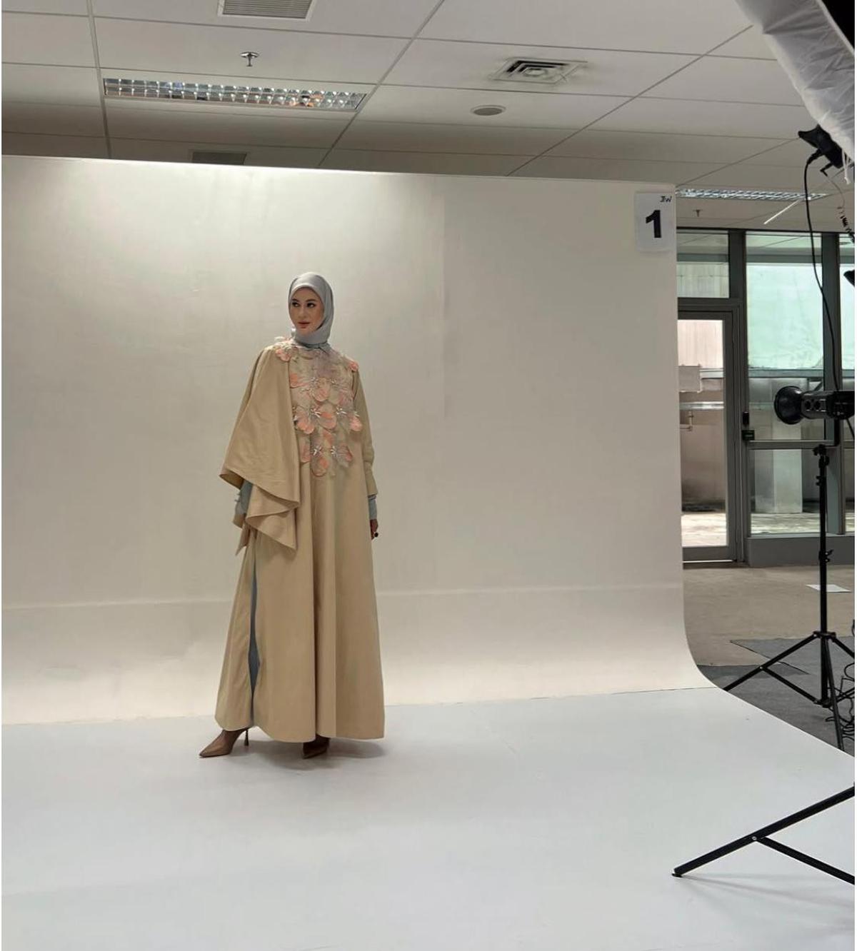 Pesona Paula Verhoeven di Jakarta Fashion Week 2025, Netizen Heboh Beri Pujian dan Dukungan