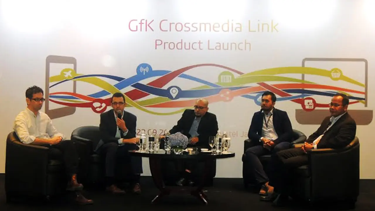 Orang Indonesia Pakai Smartphone 5,5 Jam Per Hari