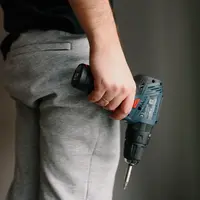 Seorang tukang service AC rela dipanggil malam hari, ternyata alasannya bikin haru. (pexels/ksenia chernaya).